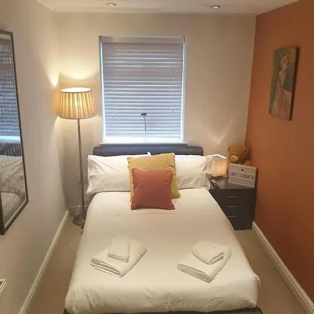 Stunning 5 Bed 3 Bathroom In Headingley * 利兹