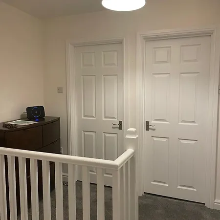 Stunning 5 Bed 3 Bathroom In Headingley Tatil Evi